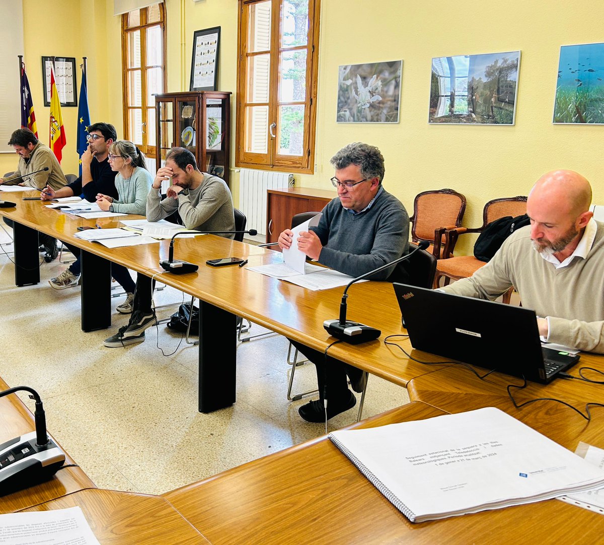 ffernandezsuch's tweet image. 🚜 La cuestión de la reunión de ayer con OPAs y Cooperativas no era las Ayudas Extraordinarias de Sequía que salen publicadas 02/05/24 con 4 M€

La pregunta era 🌾🐑☘🐄 ¿Qué hacemos para reducir la dependecia en alimentación animal en las #IllesBalesrs? Sobre todo en #Forrajes