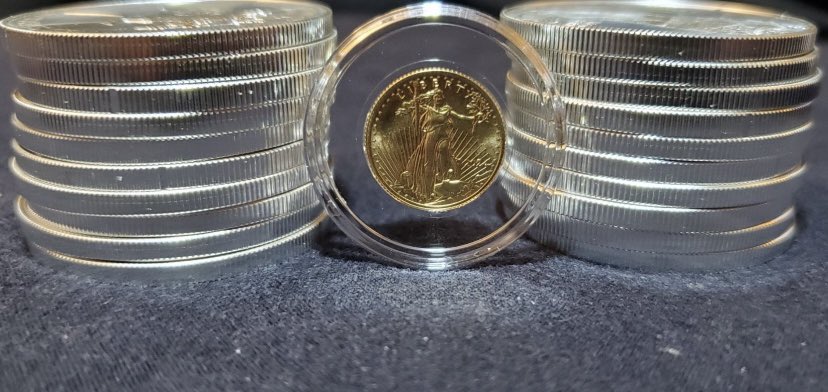 Work of art 🖼️.   If you love silver and gold Like this tweet 🐣.   #silver #gold #investing #investingTips #stacking #silverstacker  #collector #goldbullion #coins #silverPrice #silvercoin #goldprice