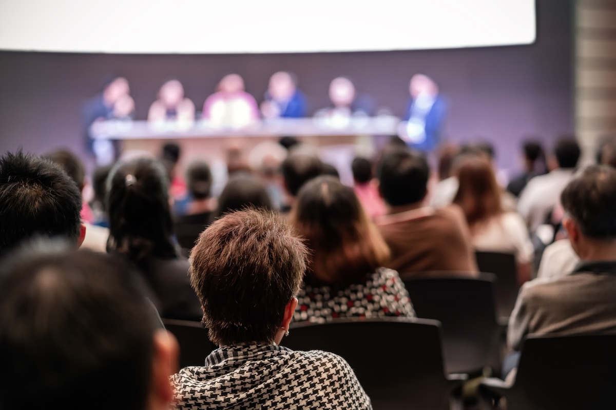 Conferences are failing attendees when the focus on logistics overshadows what most are in the room for, content. Rafat Ali, CEO and founder of Skift, recently expressed his dismay about the quality of conferences. Read more: hubs.li/Q02vDmS_0
