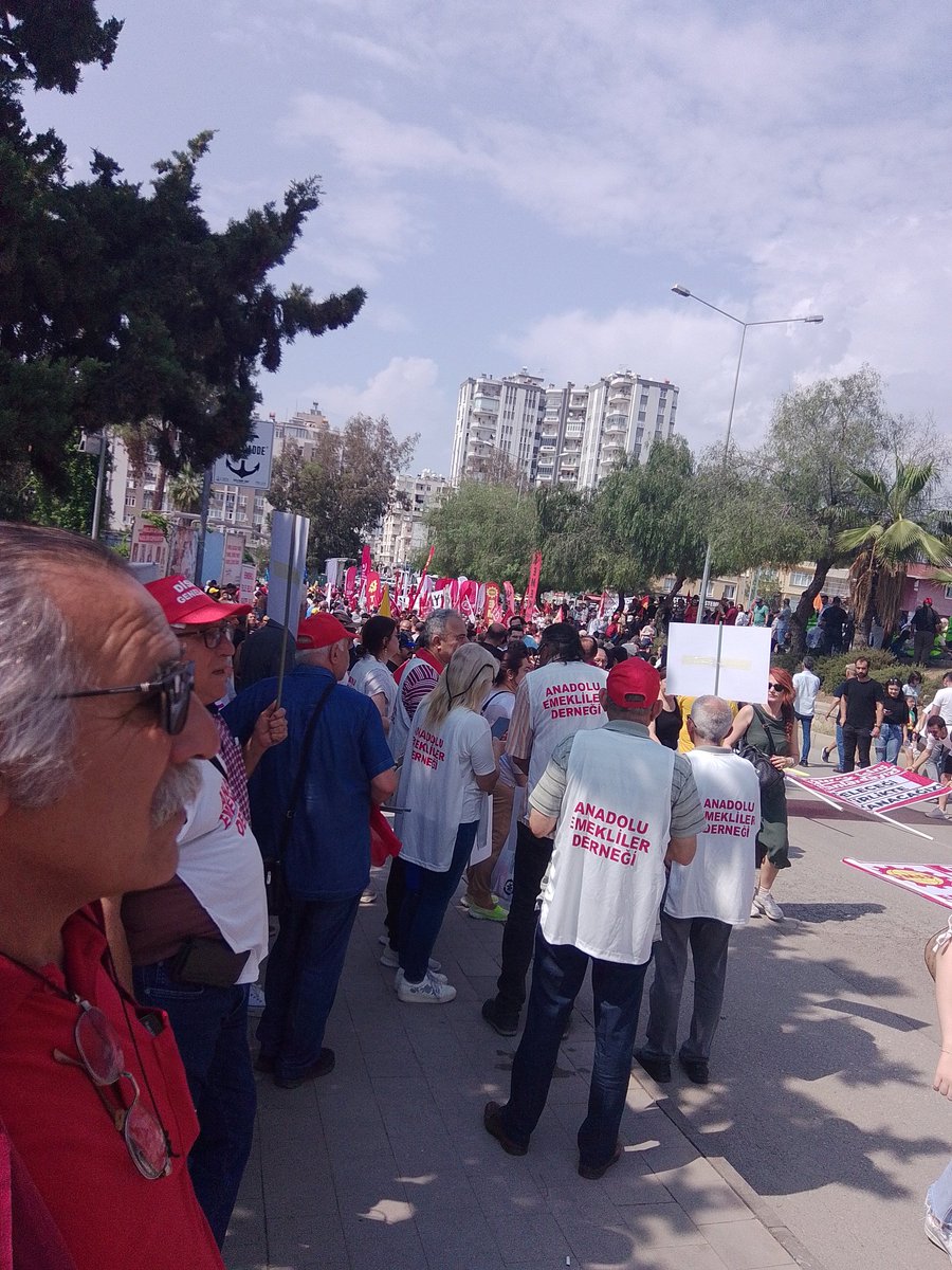 Her yer Taksim Her yer 1 Mayıs Adanadan direenen halka 1000 selam olsun #HerYerTaksimHerYerDireniş #1MAYIS