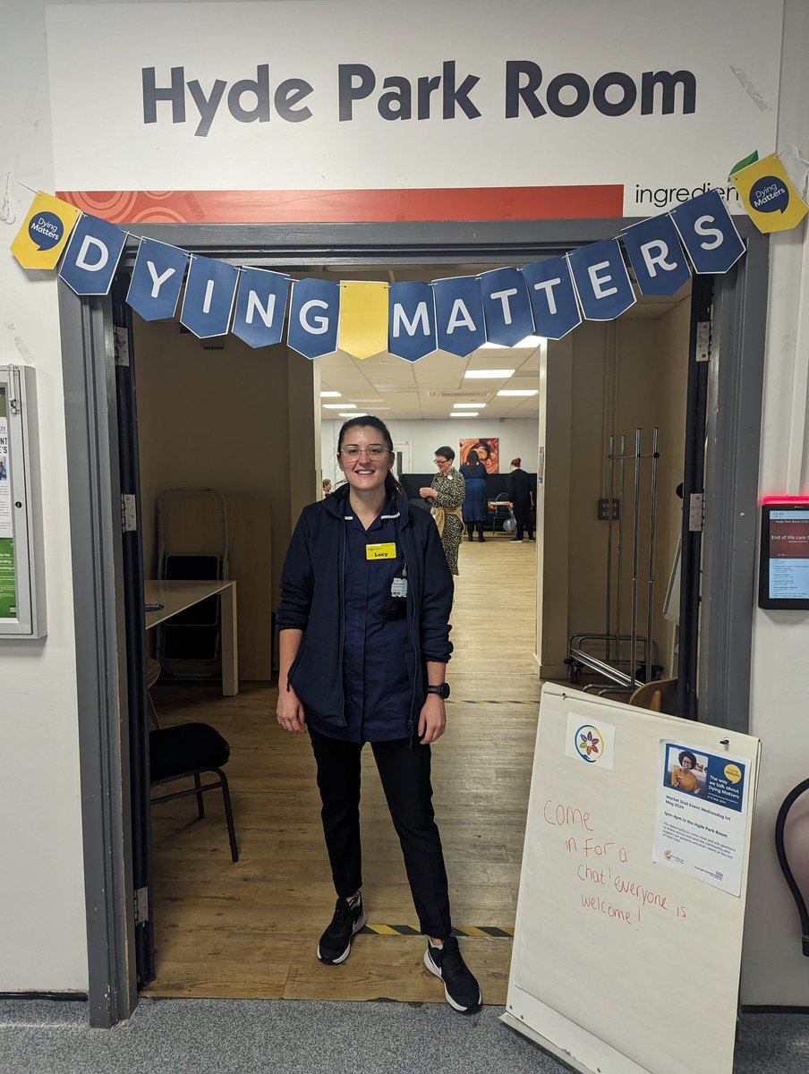 #DyingMattersWeek started early @StGeorgesTrust ALL staff welcome for a chat, we are here until 4pm! #DMAW2024 @oncphysio @EmaryRhiannon @TotterdellJac @StGeorges_EDC  @drcmcgowan @DyingMatters @WendyDoyle20445 @stephsweeney3 @janiceminter04 @PaedMum