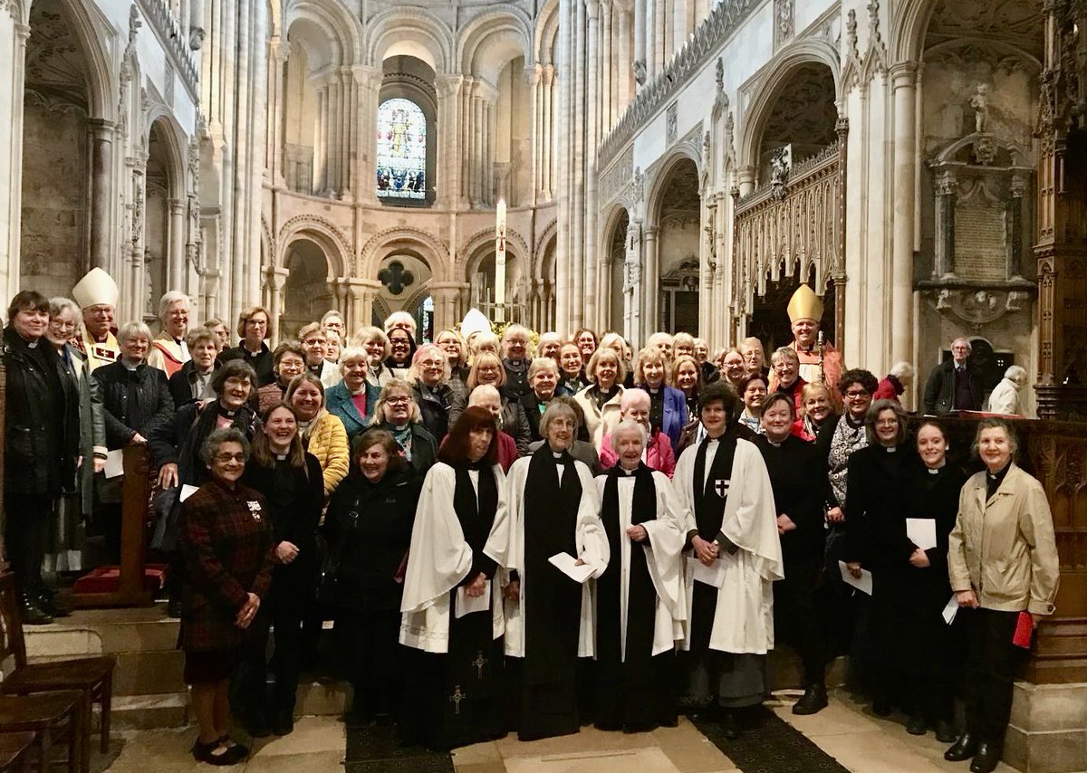 A wonderful celebration last night in @Nrw_Cathedral for the 30th anniversary of women being ordained priest. Four of the original 20 women ordained joined us in person, and others on line. All the music was by women composers and @TheakstonSally preached an excellent sermon.