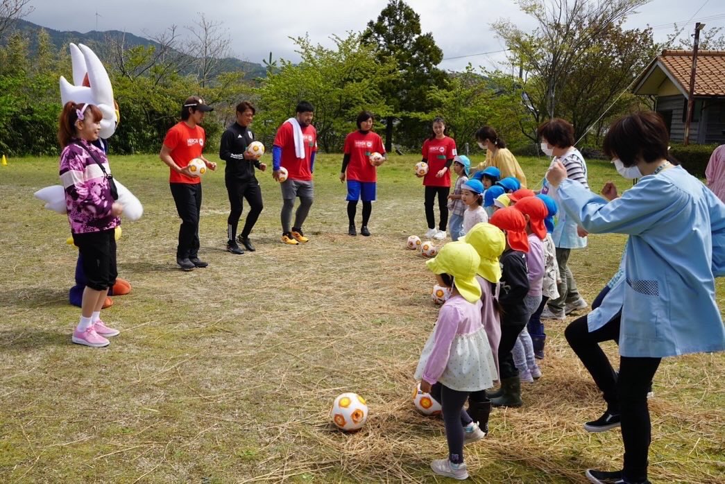 『能登半島地震復興支援プロジェクト』
日本財団HEROs×日本サッカー協会JFA

の活動にて、石川県輪島市の松風台保育園に、アスリートファミリーの皆さんと行ってきました。
無邪気な笑顔がずっと続きますように。

今できることを全力で‼️
@HEROs_sportsman 
@JFA