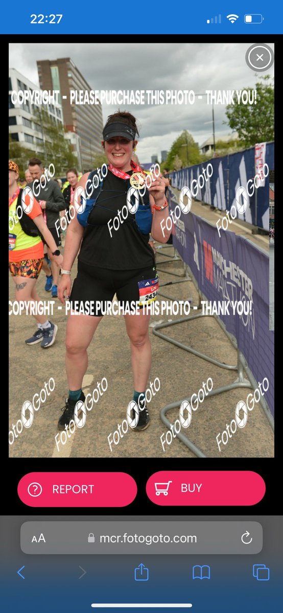 One day I’ll get a really good, flying feet running photo or just a decent professional photo … but not at this @manchestermarathon 😂😂😂😂😂😂😂

Anyone else always get tonnes of chins ?? 😂😂

@UKRunChat #manchestermarathon