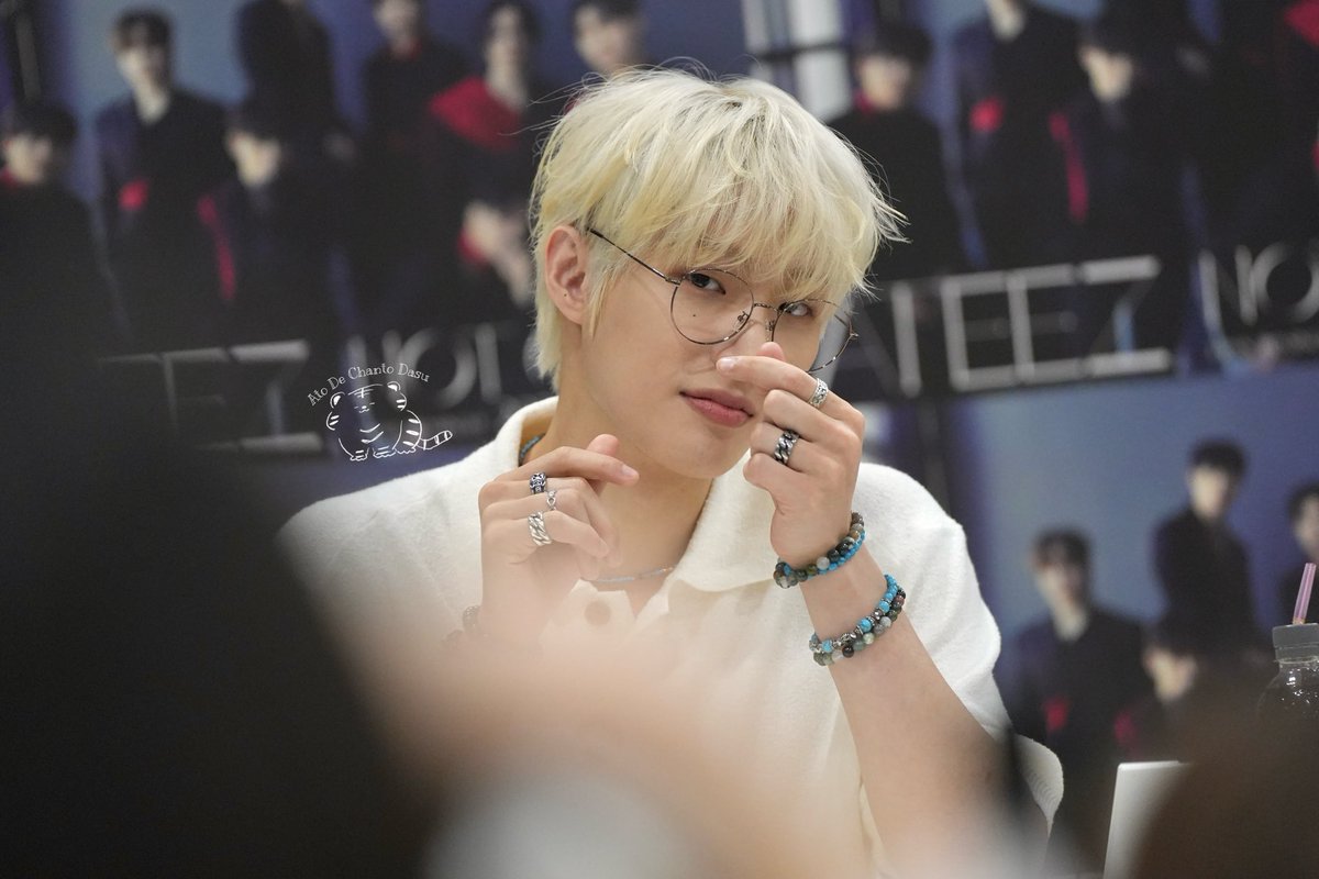 mingi from today's fansign <3