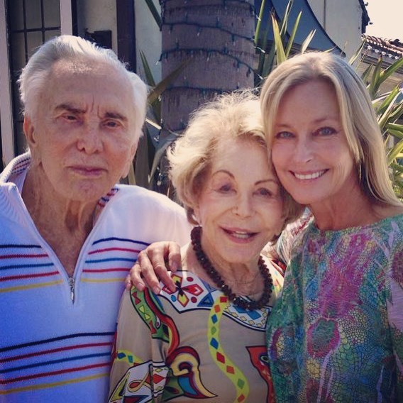 Remembering 📷#AnneDouglas🙏 on the #ThirdAnniversary of her goodbye...
April 23, 1919 - April 29, 2021 
@boderek good friend of the family