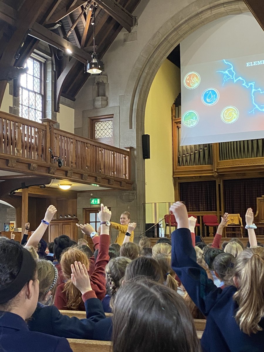 We had a great time making our own bloodthirsty unicorn with @annabelwriter this morning! 🦄 The Primary 5, 6 and Remove groups loved this #AuthorVisit! 💛 Thanks for hosting us @MerchiLibrary and @EdinBookshop!