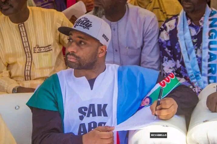 Mallan @HafizBayero is a Complete Gentle Man, A True Leader who sacrifice his personal needs for the survival of Others, A Leader who possess the complete quality of Leadership, A modern philosopher who knows the theories of politics under all kinds of Pressure's, the Headboy