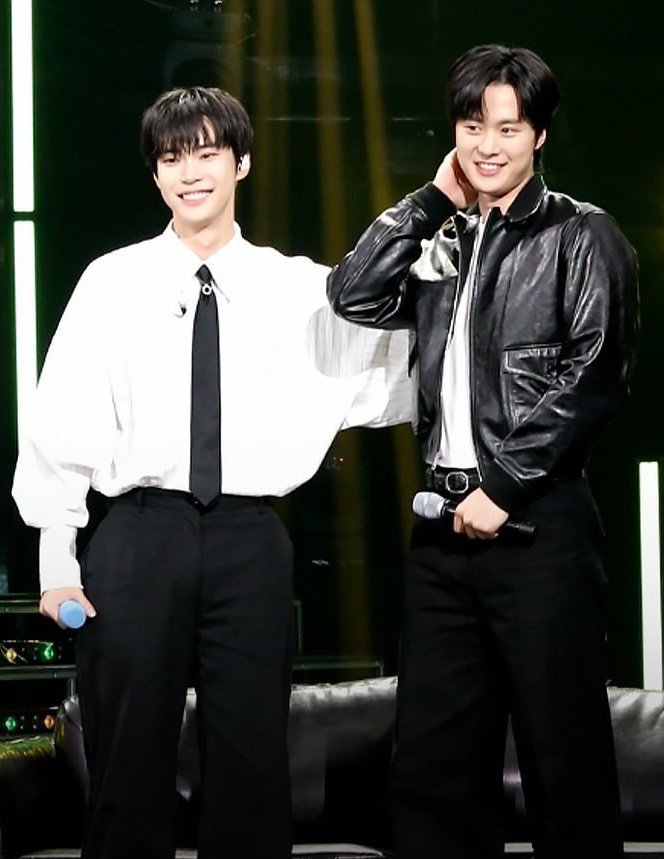 Doyoung will always be the smoller bunny compared to Gongmyoung 🥹😭