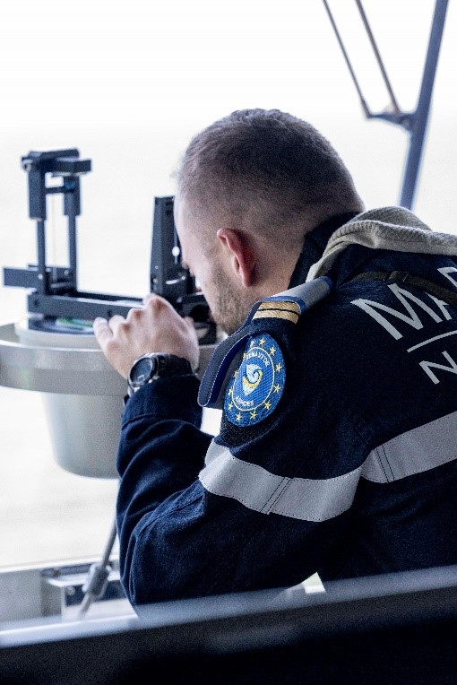 🇫🇷 destroyer ensured safe transit to vessels that crossed Bab al Mandab strait,a high-threat area,to ensure maritime security and freedom of navigation along sea lines of communication. ASPIDES has a defensive mandate, the protection of shipping by attacks at sea or from the air.