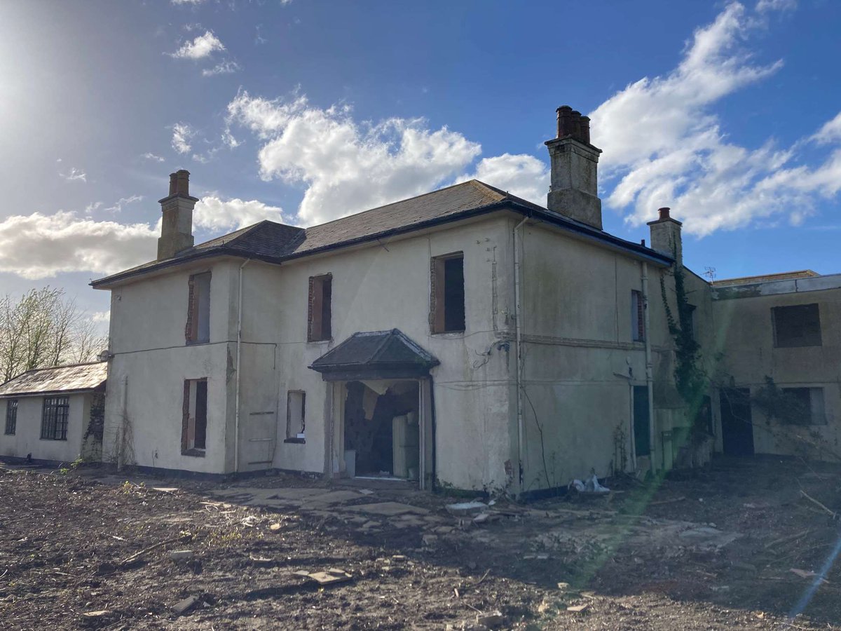 Mablethorpe Hall today. In 1644, a predecessor house was briefly taken by a Royalist raiding party that had ridden all the way from besieged Newark (c. 50 miles away), daringly deep into Parliamentarian territory, possibly to the consternation of the king-supporting Fitzwilliams