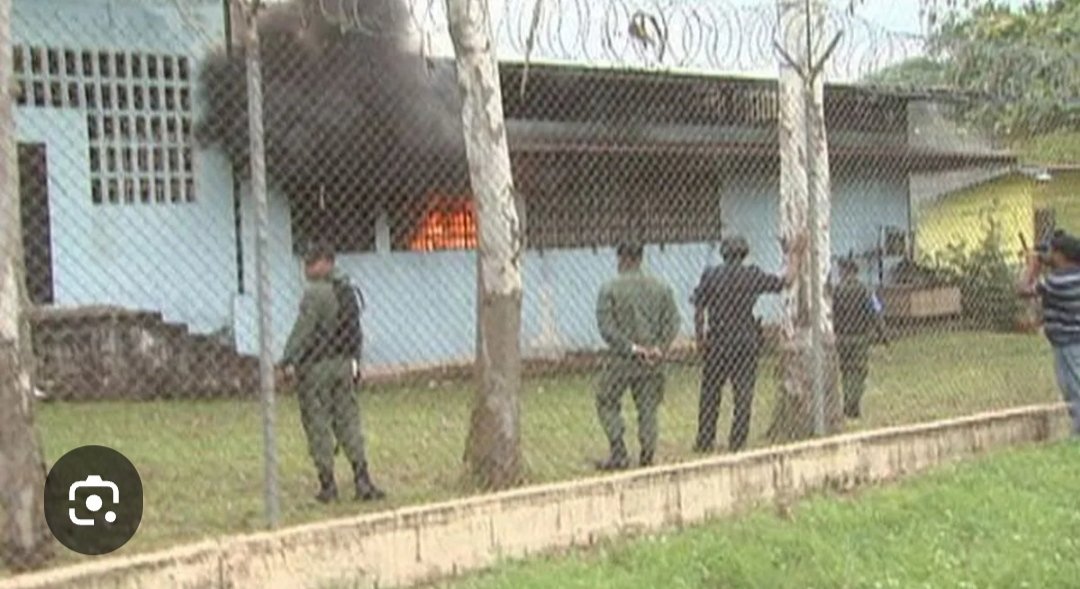 Había olvidado que este horror TAMBIÉN se produjo en el gobierno del delincuente asilado, siendo José Raúl Mulino ministro de Seguridad y Roxana Méndez, ministra de Gobierno. Mulino es un tirano. Un hombre que se pasa por el más oscuro de sus recovecos los derechos humanos.