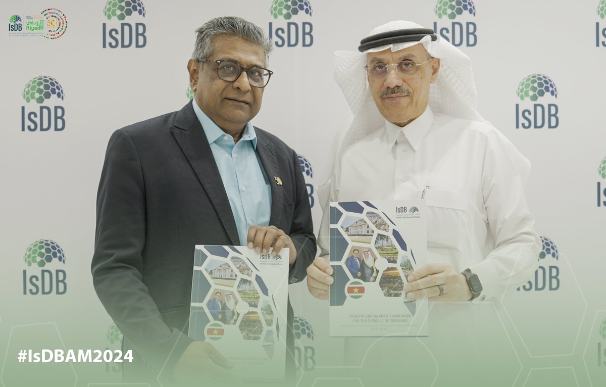 #Riyadh, #IsDB50: Suriname’s Minister of Finance & Planning and IsDB Governor, H.E. Mr. Stanley Raghoebarsing, along with IsDB Group Chairman, H.E. Dr. Muhammad Al Jasser, launched the new Country Engagement Framework (CEF) for the period (2024-2026). It aims to bolster #Energy,