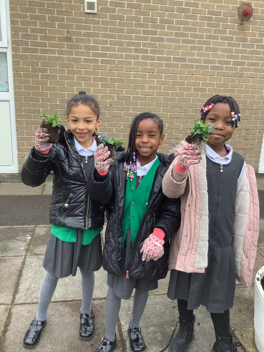 Some lovely gardening work from Group B who have been busy planting pansies in The Prayer Garden.#FaithHopeLove