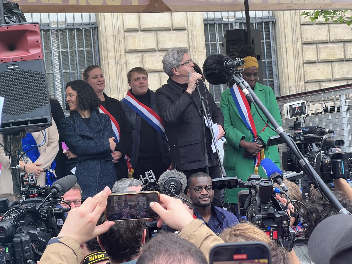 Live République 

#UnionPopulaire 🇫🇷