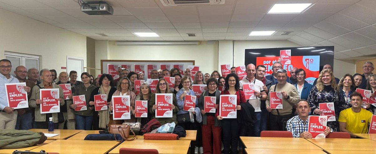 SindicatoUSOCV's tweet photo. Este #1Mayo compañeros y compañeras de todas las federaciones de @SindicatoUSOCV exigen  trabajo digno, con mayúsculas, y no el nuevo empleo que se está creando impregnado de precariedad. #PorElEmpleo #SinLetraPequeña
#1Mayo #1Mayo2024 https://t.co/pTHvE40whq