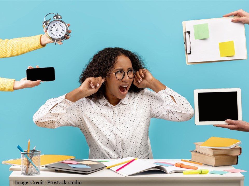 We know that #working-memory overload is TERRIBLE for students.

We don't often focus on this fact: it's just as bad for teachers.

I've got some thoughts about the problem, and some solutions:

ow.ly/8cjZ50R607j

and

ow.ly/u0uF50R607k