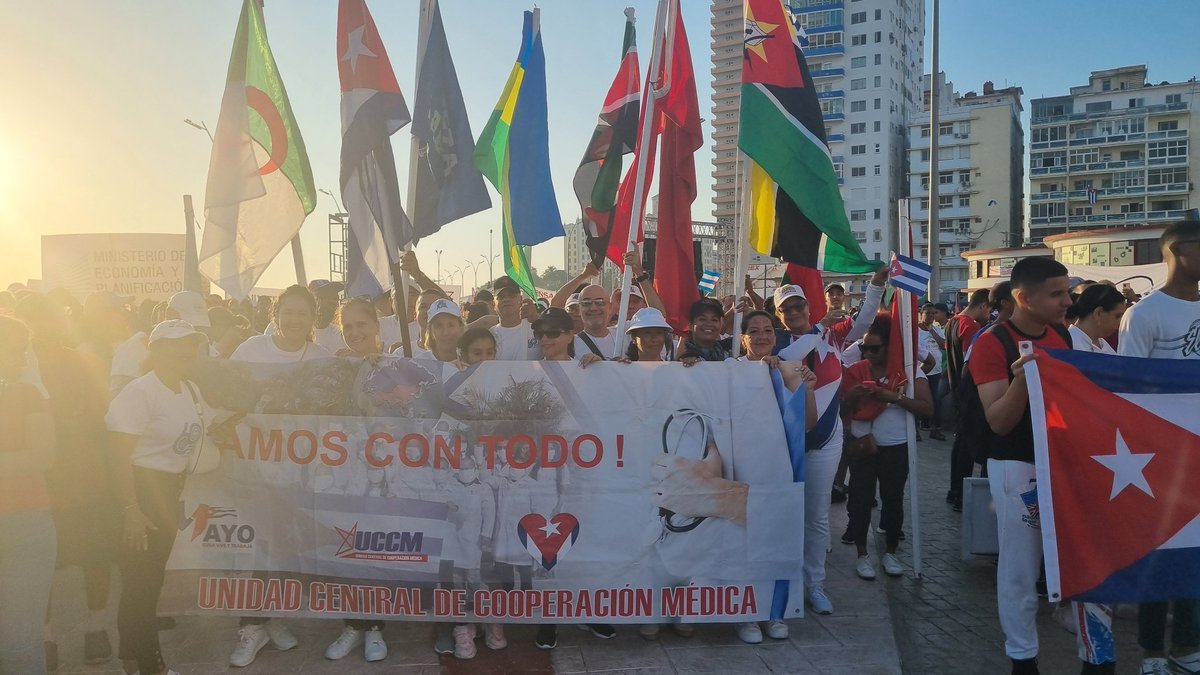 Hoy desde la tribuna antimperialista #CubaCoopeea Condena el bloqueo, condenamos el genocidio en Palestina. Un mundo mejor es Posible, juntos podemos lograrlo #PorCubaJuntoCreamos