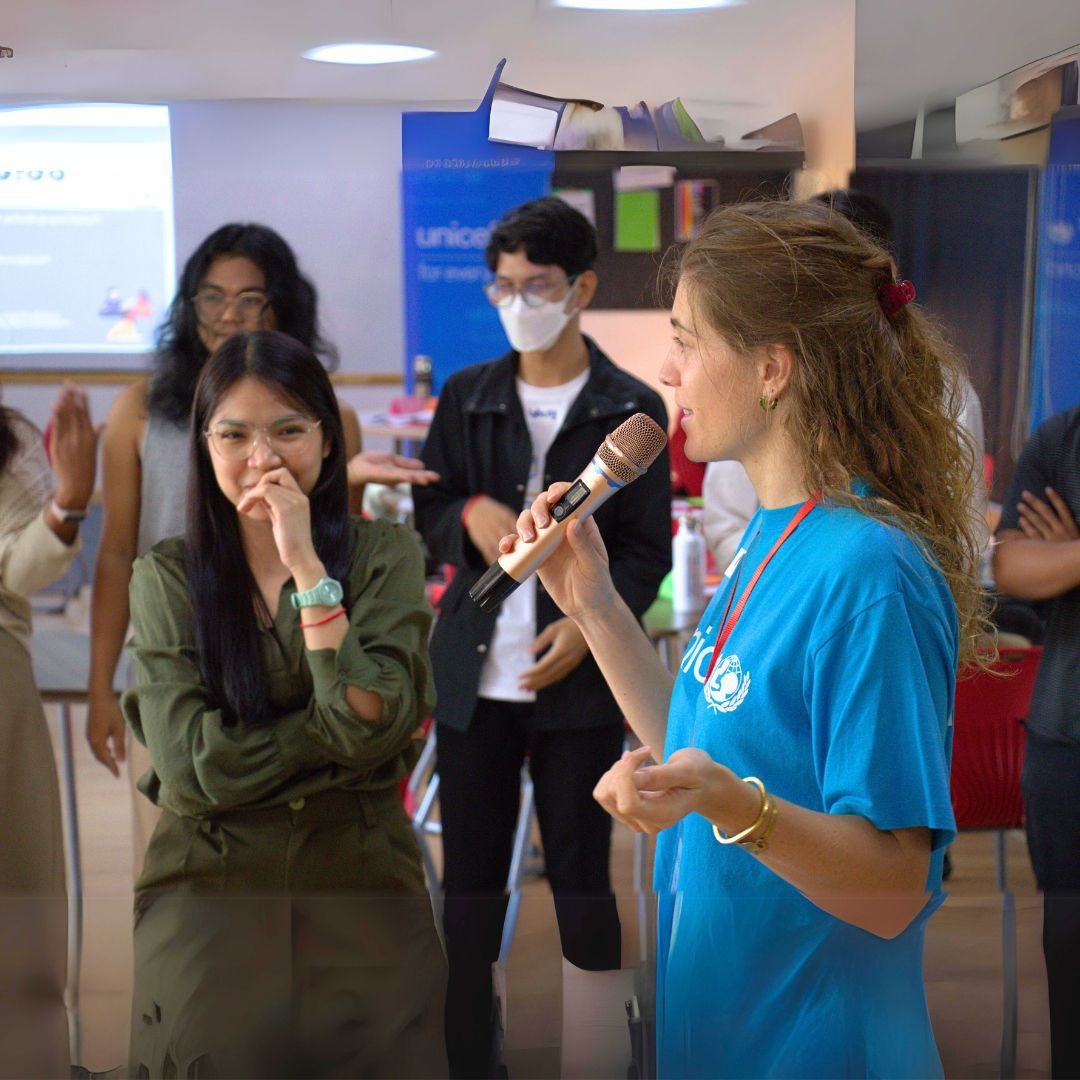 🚩Identifying & applying innovative solutions in programming, 🚩Empowering 🇰🇭 youth, 🚩Building their capacity! With @UNICEFCambodia, a fully funded UN Volunteer Carla from Switzerland🇨🇭 does all of the above and more to enrich the development of Cambodia's younger generation!