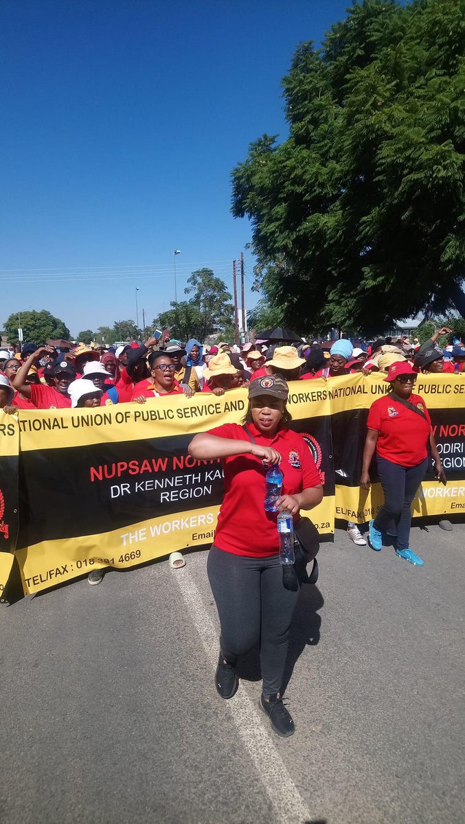 SAFTU_media's tweet photo. Mayday March in Mafikeng,North West with SAFTU DGS and our Comrades !!!!
#MayDay2024
#workersrights
#SAFTU
#defendworkersright
βπΎβπΎ https://t.co/vadCIw27D6