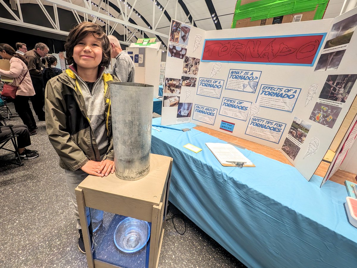 Our winner at this year's #Manitoba Schools Science Symposium. This grade 4 student built a tornado generator! #mbstorm