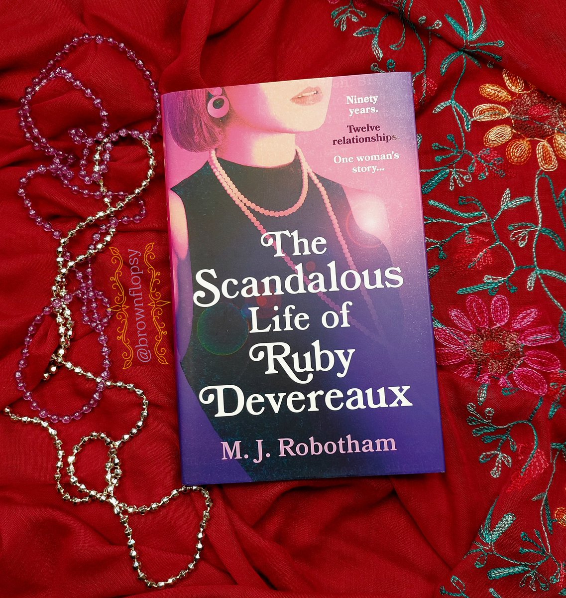 Welcome to my review of the wonderfully engaging #TheScandalousLifeOfRubyDevereaux by @mandyrobothamuk Out now from @AriaFiction @HoZ_Books you will fall in love with the remarkable Ruby! 💜💜💜 A perfect April @Squadpod3 #SquadPodFeaturedBook pick! brownflopsy.blogspot.com/2024/05/the-sc…