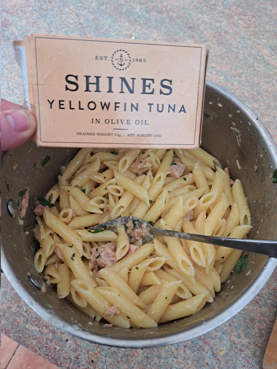 Quick lunch with @shinesseafood Tuna. 500g pasta 50g butter 1 @Knorr chicken stock pot A few basil leaves Parmesan @SheridansCheese Black pepper @achillseasalt