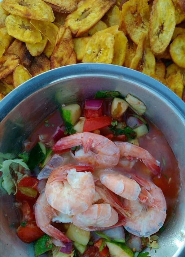 @SwampCajun63 Last time family&  I camped in Louisiana at seaside in our⛺, we acquired fresh caught #shrimp, cooking up this magnificent feast! 

We've always 'thought big' cooking up, good #healthy #RealFood

This was delish, w/an 🥑salad full of cilantro, garlic... #Tostones #GreenPlantains
