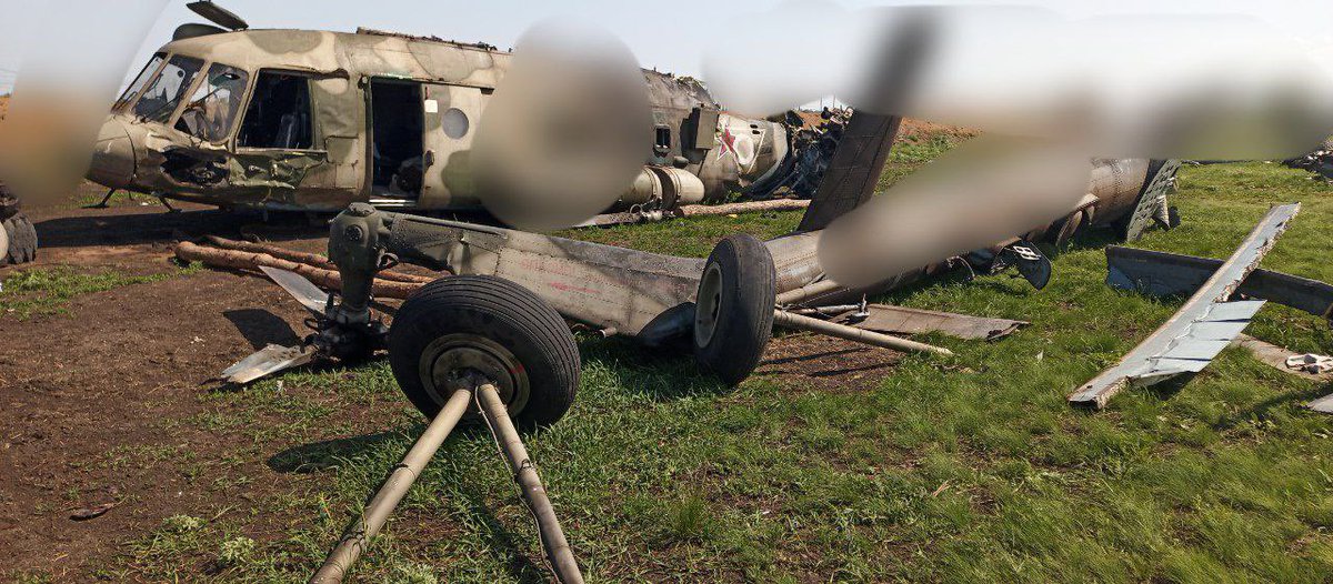 Обломки российского вертолета Ми-8МТПР-1 после немного жесткой посадки, хз, где и когда #вксрф #потерьнет