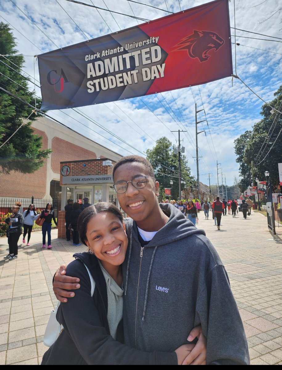 Sending ❤️🤍💙 & congrats on #CollegeSigningDay / College Selection Day. @CompleteCollege remains committed to working with #highered colleges to design systems that ensure #studentsuccess. Onward & Upward! @CAU