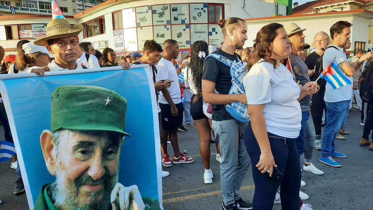 El concepto de Revolución enunciado por #Fidel el #1Mayo de 2000 encierra uno de los legados más relevantes de su liderazgo. Los trabajadores cubanos ratificamos #hoy su vigencia y decimos ¡#PorCubaJuntosCreamos! #Cuba @DiazCanelB @MeyvisEstevezE @BasultoRamirez @CubaMES