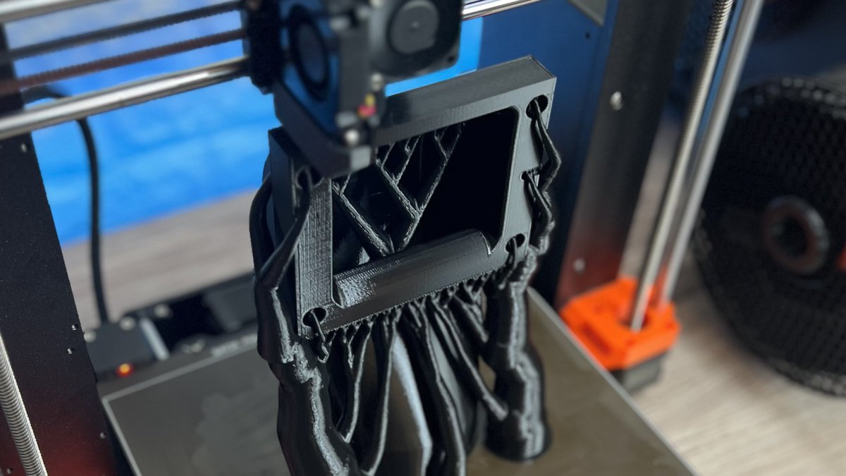 Filament Frenzy (@filamentfrenzy) on Twitter photo Some practical printing 😱😂
Needed an exhaust port that used less space than the stock one for the <a href="/xToolOfficial/">xTool Official</a> S1 laser 💚
Printed on the <a href="/Prusa3D/">Prusa3D</a> MK4 sliced with <a href="/PrusaSlicer/">PrusaSlicer</a> at 0.2mm layers using <a href="/prusament/">Prusament</a> jet black PETG 🧡🖤
<a href="/Thought3D/">Thought3D</a> Magigoo FTW 🙌
#3DPrinting Some practical printing 😱😂
Needed an exhaust port that used less space than the stock one for the <a href="/xToolOfficial/">xTool Official</a> S1 laser 💚
Printed on the <a href="/Prusa3D/">Prusa3D</a> MK4 sliced with <a href="/PrusaSlicer/">PrusaSlicer</a> at 0.2mm layers using <a href="/prusament/">Prusament</a> jet black PETG 🧡🖤
<a href="/Thought3D/">Thought3D</a> Magigoo FTW 🙌
#3DPrinting