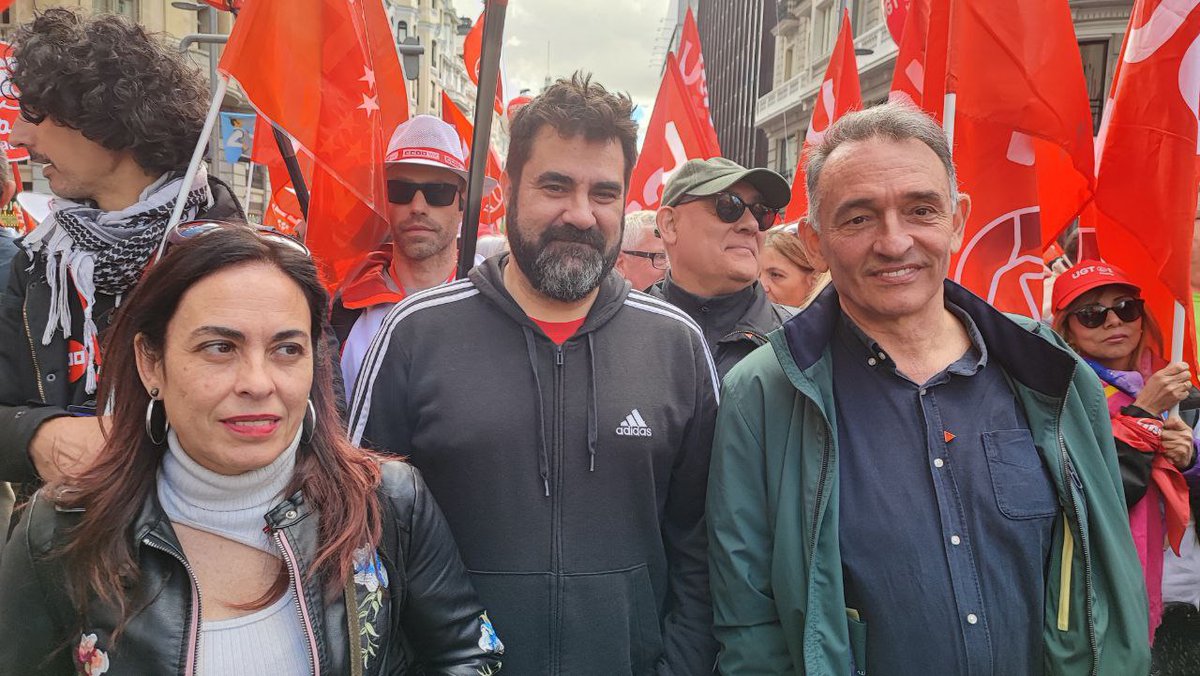 Hoy se respira lucha. ✊🏼 Salimos a las calles para avanzar en derechos laborales, subiendo salarios y reduciendo la jornada laboral. ¡Viva el 1º de Mayo y viva la lucha de la clase obrera! #1Mayo2024 #PlenoEmpleo