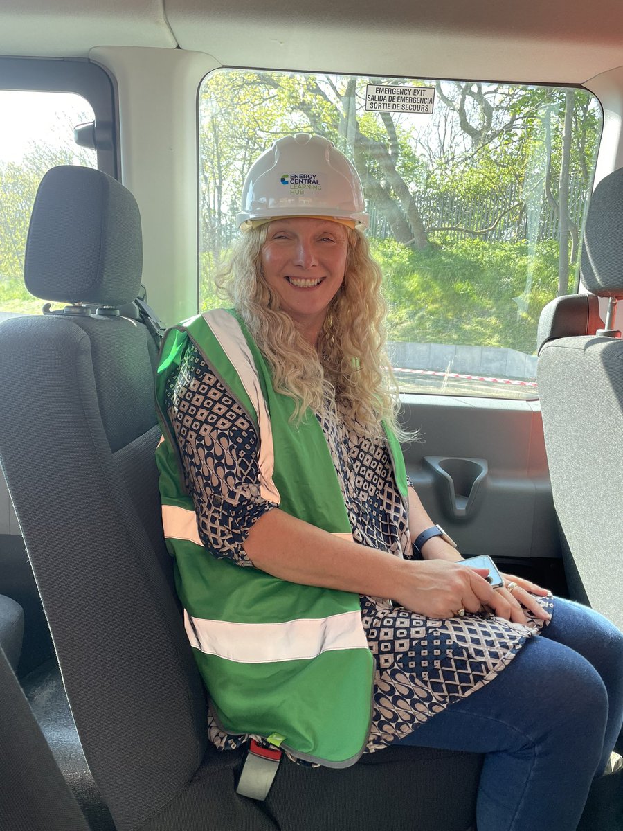 Great day yesterday rocking the hard hat and work boots look, getting a #SneakPeek @eccampusuk with @CraftyComputing going to be an amazing #STEM resource for Blyth and beyond! @SteveRutland