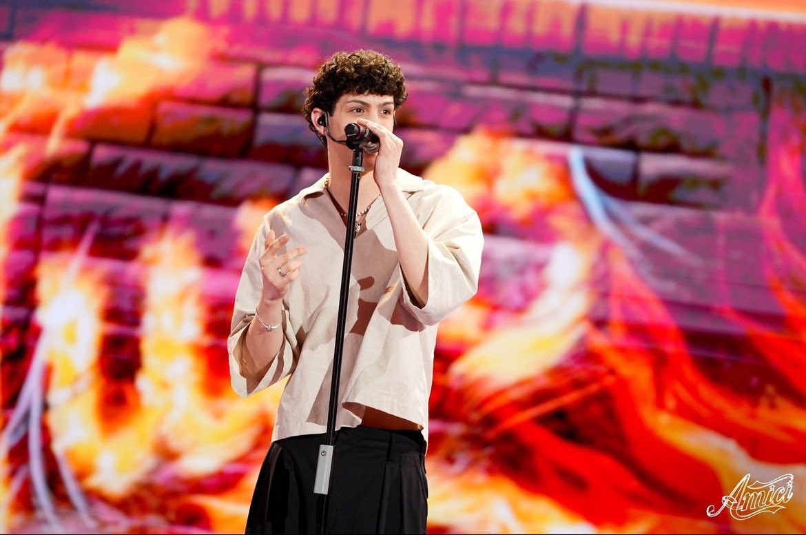 Team_Mida_forever (@simonaaofficial) on Twitter photo 