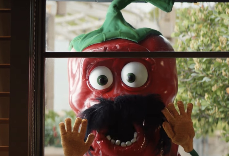 .@Chilis unhinged pepper mascot is ... hawt? bit.ly/4a6E9xL