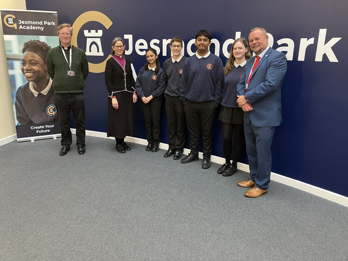 A fantastic visit to @JesmondPark immense thanks to @StevieCinToon for the welcome, to all the staff and pupils and to Fr Jonathan for enabling me to visit and for all the work of support he gives to this school community. Great to see RE GCSE too @NclDiocese 🙏