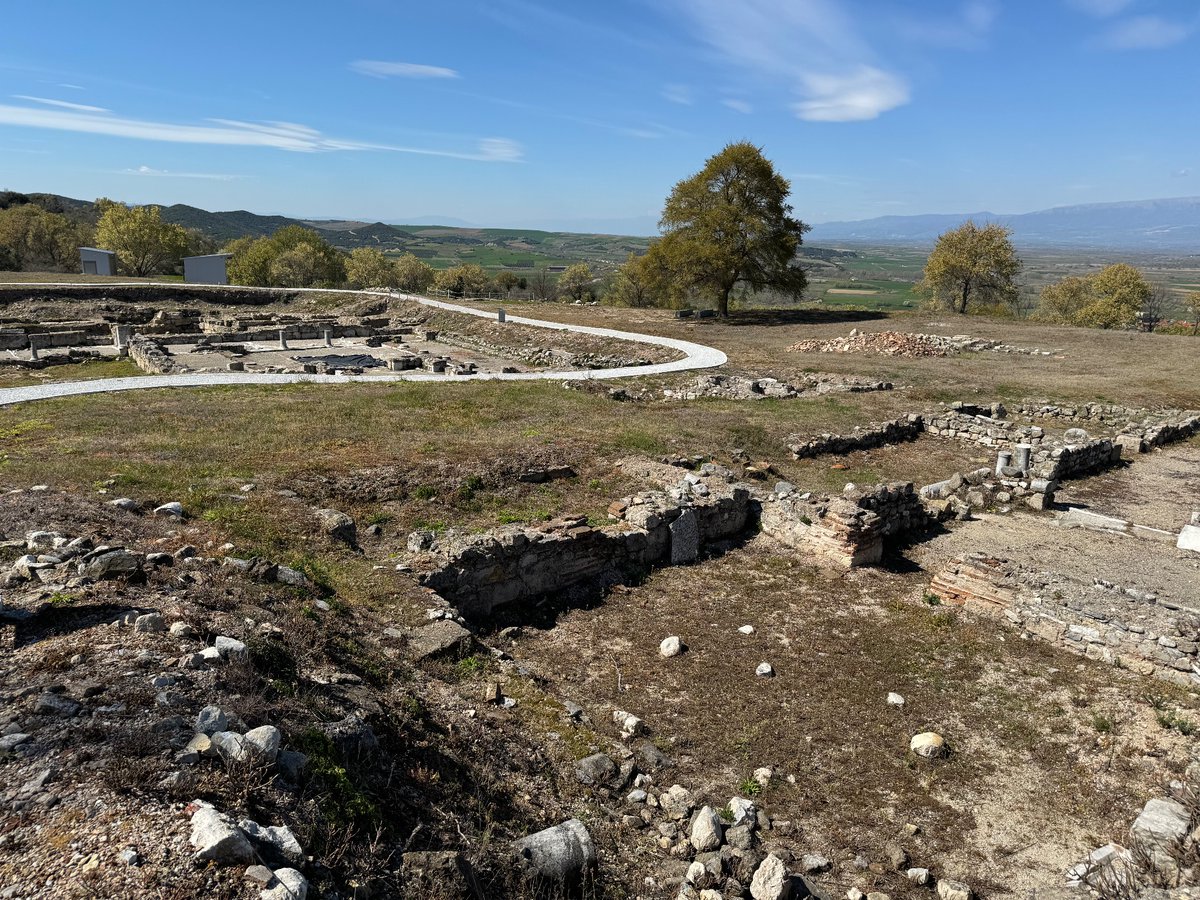 Amphipolis: a former Athenian colony conquered by Philip II of Macedon in 357 B.C. During the Wars of the Diadochi, it served as the prison for Alexander’s wife Roxana and son Alexander IV, both were eventually murdered on the orders of Cassander. 📸 Amfípoli, Greece (3/2024)