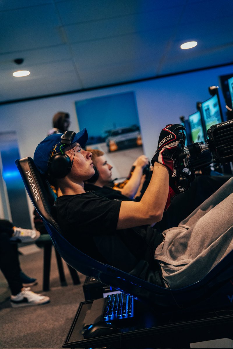 Williams Sim Racing (@williamsesports) on Twitter photo Full focus from the lounge ๐
All the Students giving it everything on track for their Schools & Colleges in the #StudentRacingLeague Final!
๐บ LIVE now - twitch.tv/williamsesports
#WilliamsEsports #BritishEsports #SimRacing <a href="/British_Esports/">British Esports ๐ฎ ๐</a> Full focus from the lounge ๐
All the Students giving it everything on track for their Schools & Colleges in the #StudentRacingLeague Final!
๐บ LIVE now - twitch.tv/williamsesports
#WilliamsEsports #BritishEsports #SimRacing <a href="/British_Esports/">British Esports ๐ฎ ๐</a>