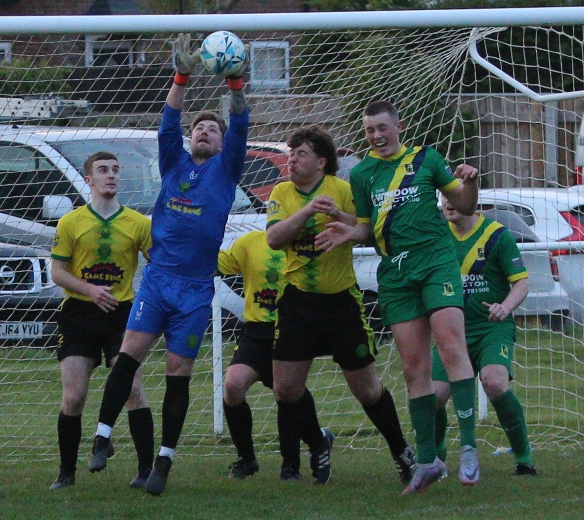 THIRD TEAM | CAUGHT ON 📸 @BurtonGraham9's pictures from last night's local derby against @WithernseaAfc at the #FarmOfDreams in @RightCarUK @ERCountyLeague Division 4 are now up on our club Facebook page... #euafc | #Since1947 | #PrideOfHolderness 🟢🟡