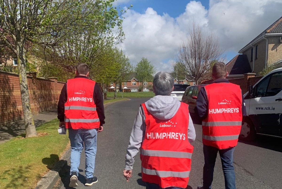 🌞 Should've worn shorts, for once delighted the forecast was wrong. Was expecting rain today. Great engagement and recognition on the @labour canvass this afternoon in Swords.