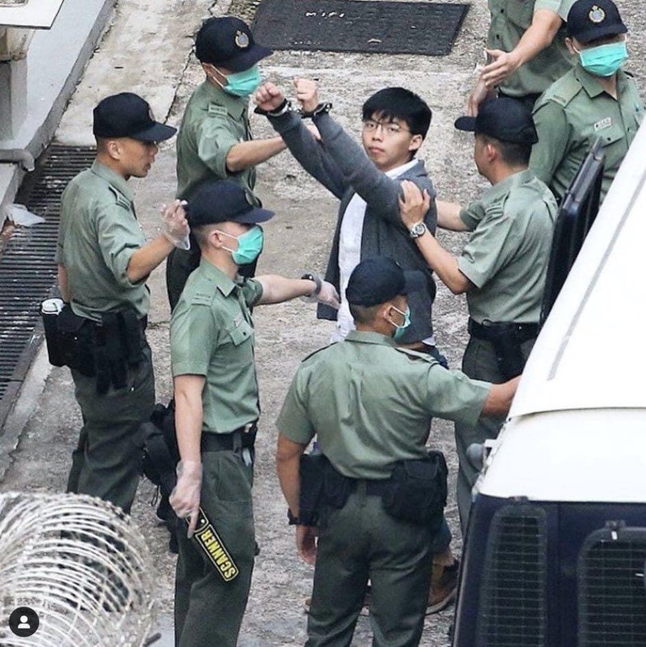 请大家关注香港青年一代天骄黄之锋！希望早日看到他获得自由！