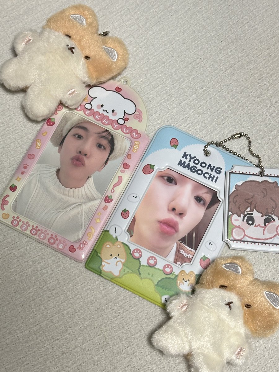 백현이의 생일을 맞이하여~❤︎
#RT 추첨하여 총 네 분께 아래 두 개의 포카홀더 중
원하시는 거 한 개 보내드리겠습니다ㅏ😚