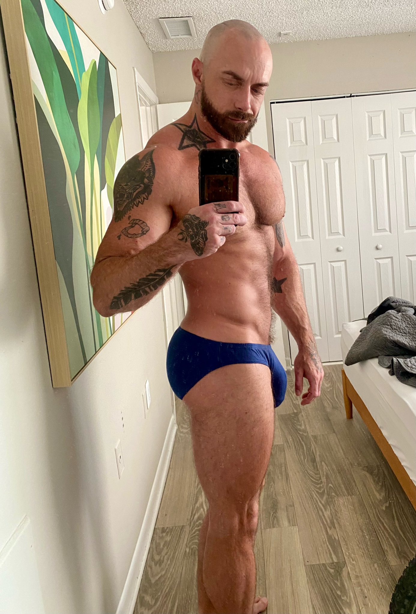 The lighting was too good this morning not to take a pic and share with you all. Hope everyone has a badass day😊 https://t.co/v4ayfaE8PL