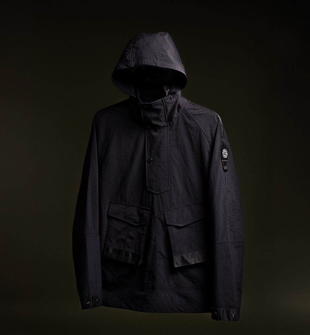 It doesn’t get much better than the ST95 Proximity Smock Jackey, rollaway hood and inspired by rocket fuel handlers suits made with recycled canvas #st95 #stninetyfive #proximity #recycled #massimoosti #lefthandstudio