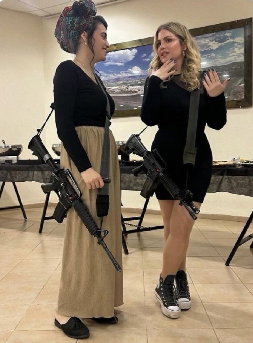 If you saw these two women in a store, how would they make you feel ?