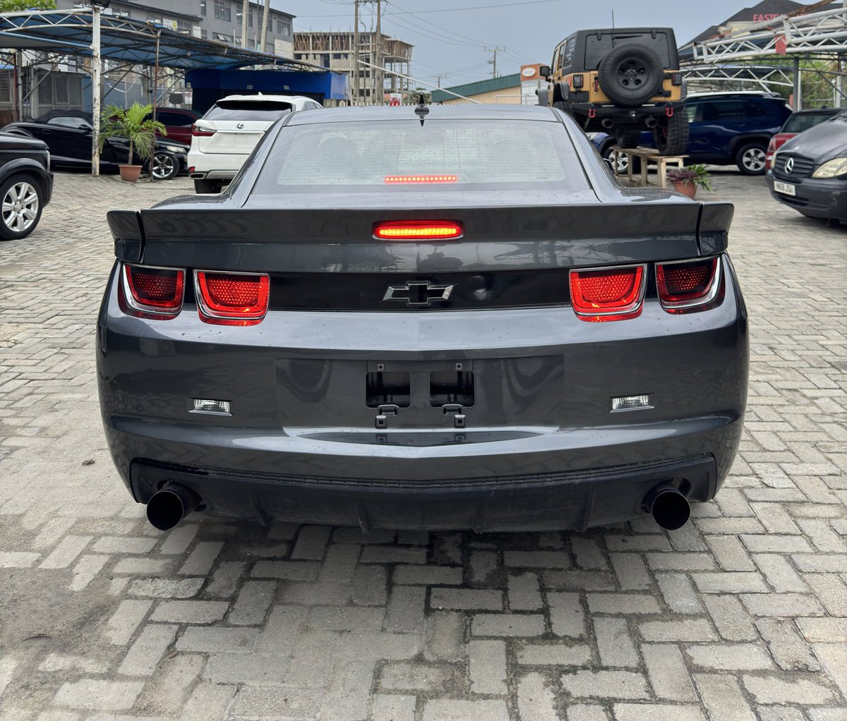 16 million naira gets you this Chevrolet camaro 👍🏾