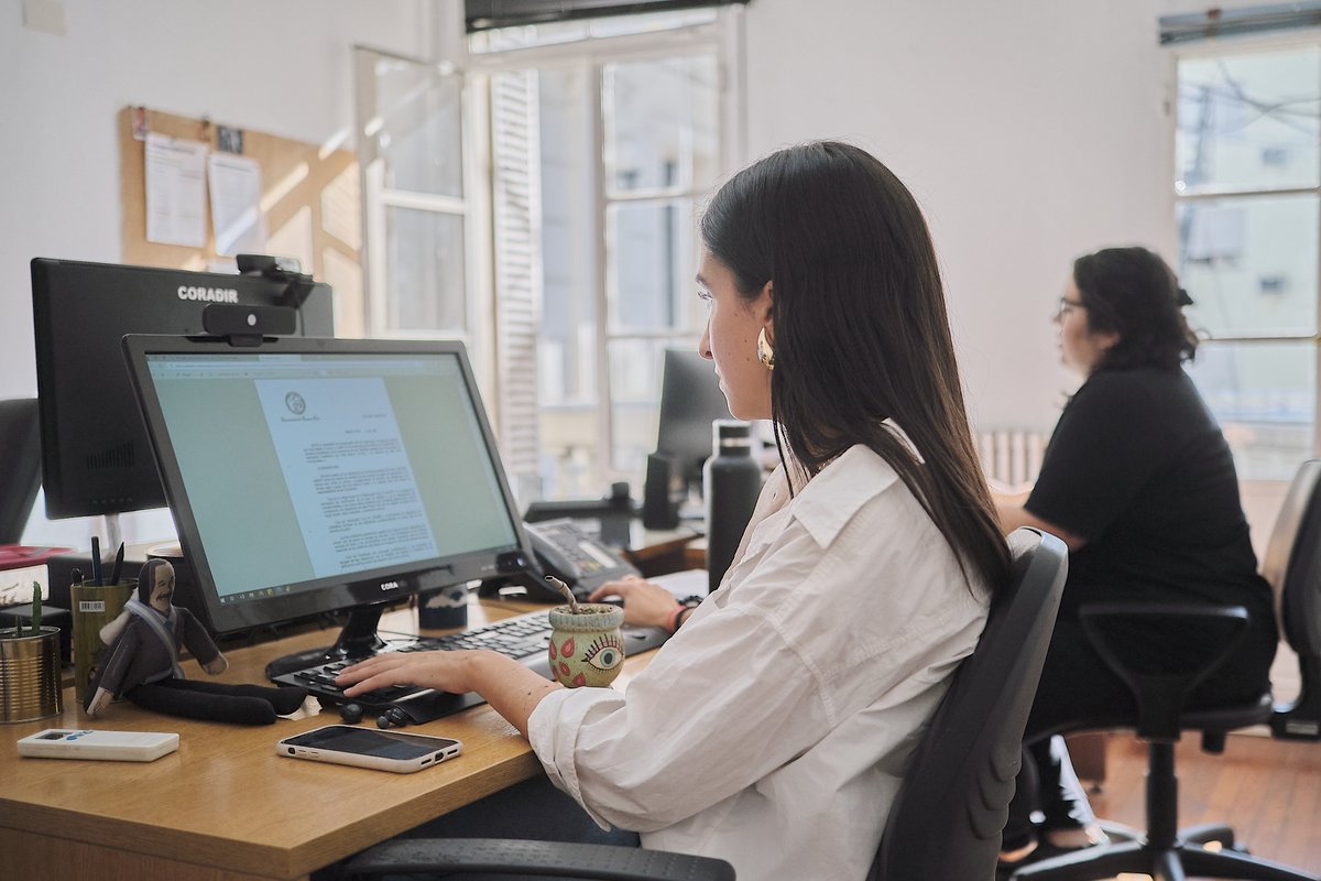 1 de mayo | Día del Trabajador y la Trabajadora 💪❤️ Celebramos a cada trabajador y trabajadora, reconociendo especialmente a nuestros/as profesores/as, nodocentes, estudiantes e investigadores/as, quienes son pilares fundamentales en nuestra comunidad educativa.