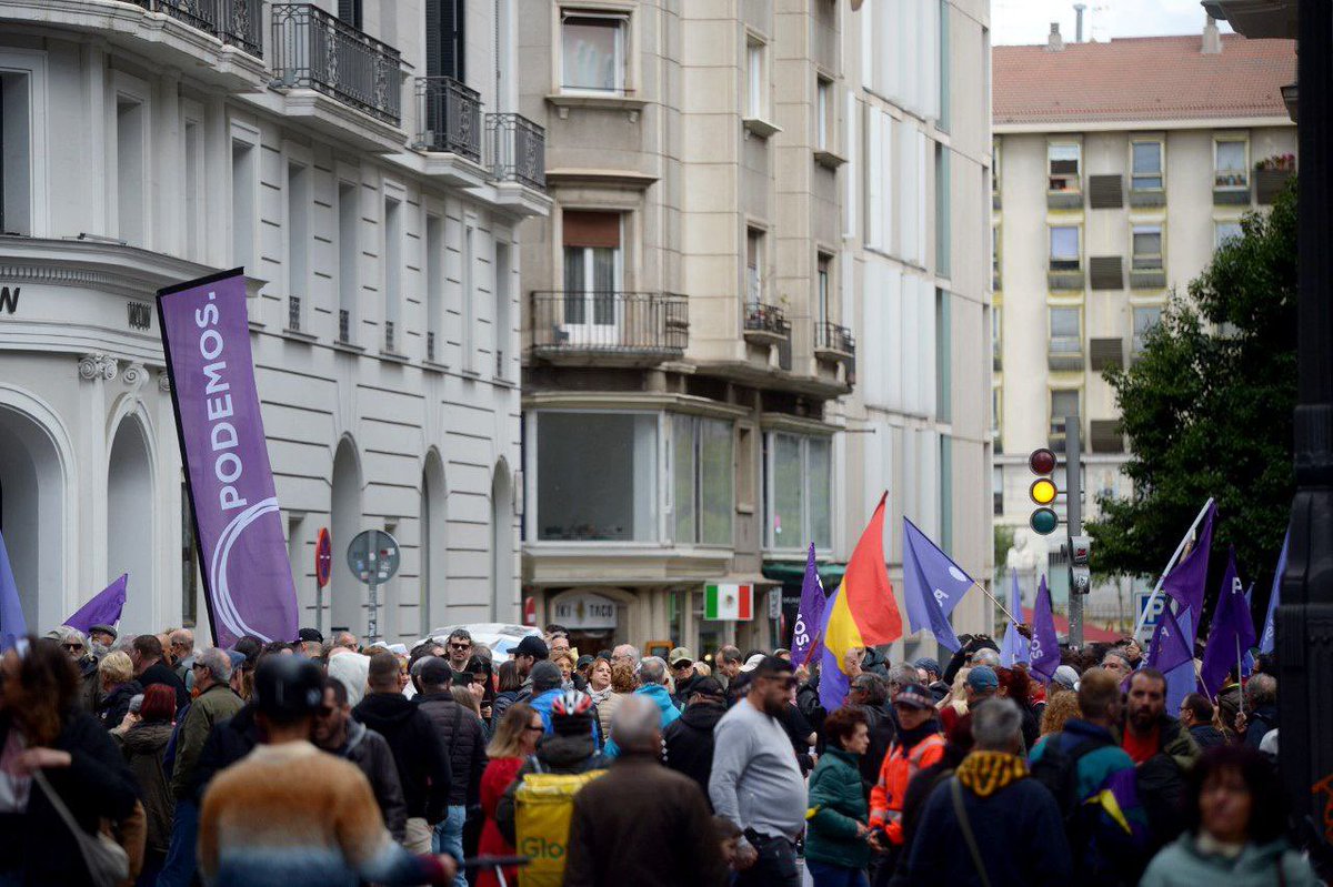 Por las precarias, las desempleadas, por las migrantes y por las invisibles. Hay muchos #1DeMayo, pero el hilo de las conquistas de las clases trabajadoras sigue despertando los anhelos de justicia, democracia y libertad. Con @podemosmad reivindicando #TrabajoConDerechos