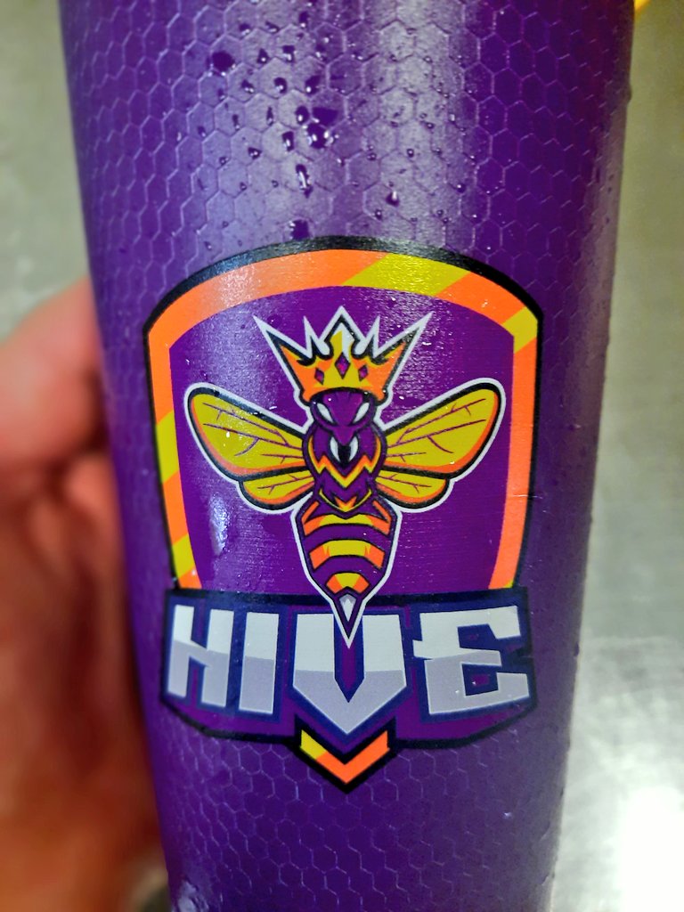 I fuckin love this color and design @SavinTheBees never misses

#hiveszn